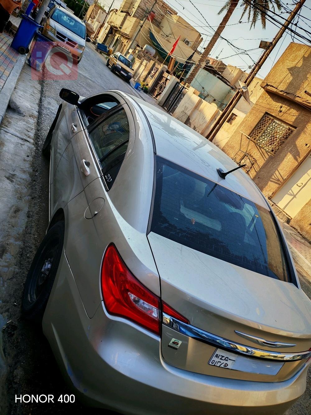 كرايسلر 200